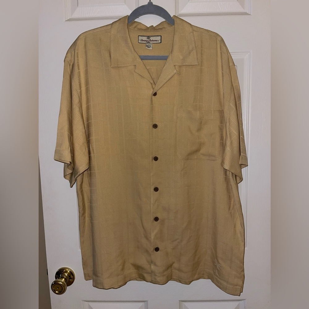 Tommy Bahama Button down • mens L